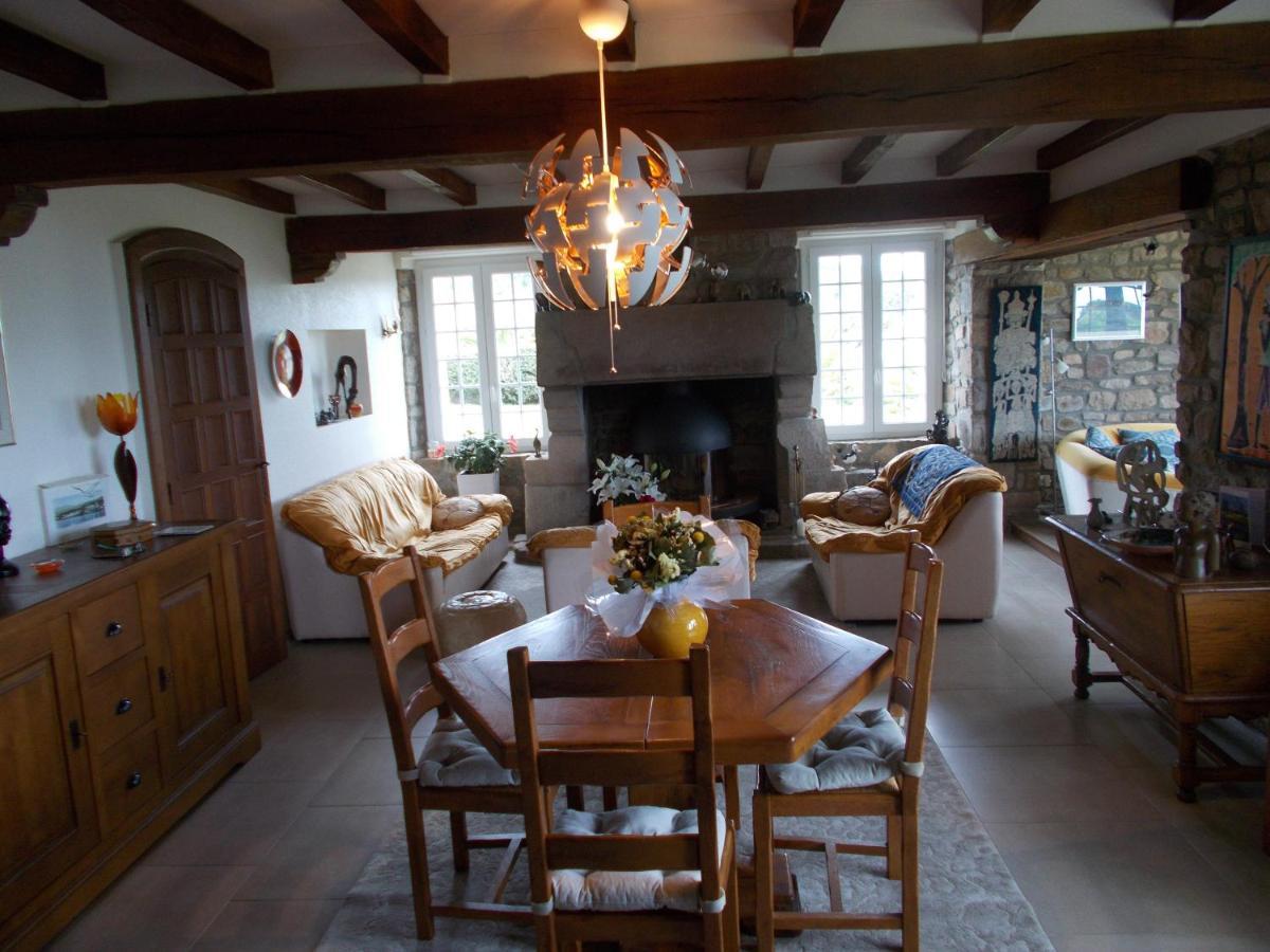 Les Ajoncs Bed & Breakfast Plougrescant Exterior photo