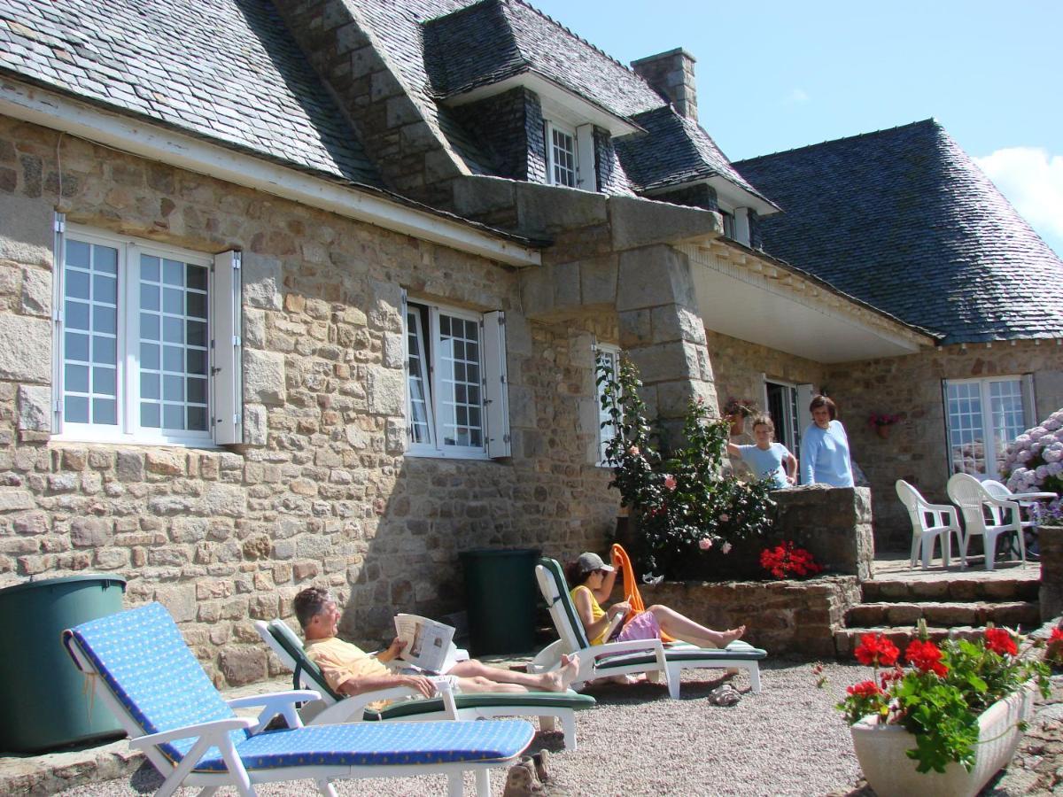 Les Ajoncs Bed & Breakfast Plougrescant Exterior photo