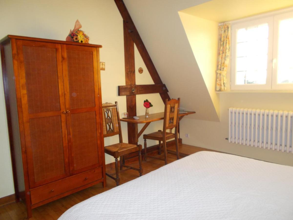 Les Ajoncs Bed & Breakfast Plougrescant Exterior photo