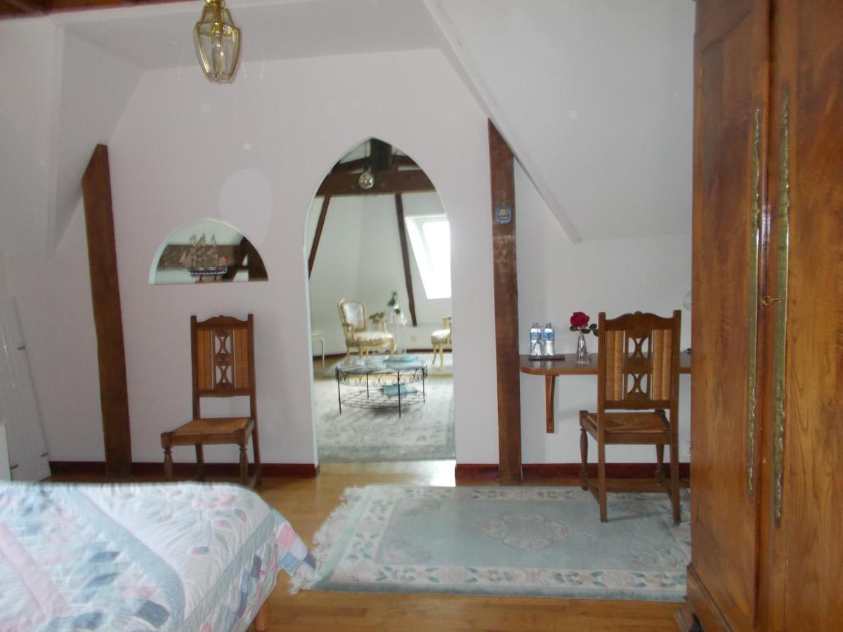 Les Ajoncs Bed & Breakfast Plougrescant Exterior photo